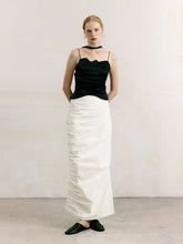 Load image into Gallery viewer, Onyx Bell Top