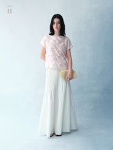 Carica l'immagine nel visualizzatore di Gallery, Snow Pleated Maxi Skirt