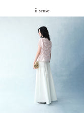 Carica l'immagine nel visualizzatore di Gallery, Petal Pleated Top