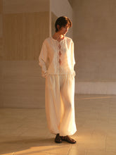 Загрузить изображение в средство просмотра галереи, Ivory Embroidery Easy Shirt