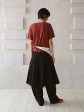Load image into Gallery viewer, Black Tea Cozy Wide-neck Tee