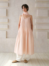 Загрузить изображение в средство просмотра галереи, Petal Pleated Holiday Dress
