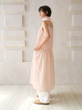 Загрузить изображение в средство просмотра галереи, Petal Pleated Holiday Dress
