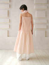 Загрузить изображение в средство просмотра галереи, Petal Pleated Holiday Dress
