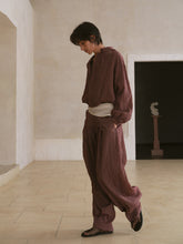 Carica l'immagine nel visualizzatore di Gallery, Plum Pleated Wide Trousers
