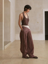 Carica l'immagine nel visualizzatore di Gallery, Plum Pleated Wide Trousers

