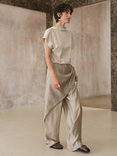 Carica l'immagine nel visualizzatore di Gallery, Khaki Drapery Trousers
