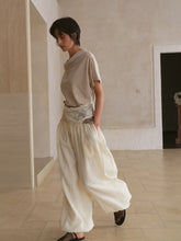 Carica l'immagine nel visualizzatore di Gallery, Oat Cozy Wide-neck Tee

