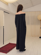 画像をギャラリービューアに読み込む, Stone Pleated Off-shoulder Dress

