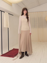 画像をギャラリービューアに読み込む, Almond Wool Echo Dress
