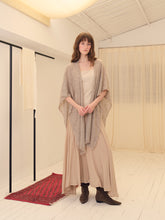 画像をギャラリービューアに読み込む, Almond Cashmere Cloud Wrap
