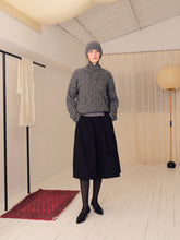 画像をギャラリービューアに読み込む, Stone Cashmere Wide-collar Sweater
