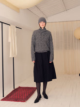 画像をギャラリービューアに読み込む, Stone Cashmere Wide-collar Sweater

