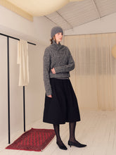 画像をギャラリービューアに読み込む, Stone Cashmere Wide-collar Sweater
