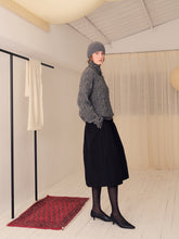 画像をギャラリービューアに読み込む, Stone Cashmere Wide-collar Sweater
