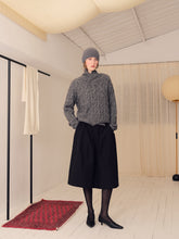 画像をギャラリービューアに読み込む, Stone Cashmere Wide-collar Sweater
