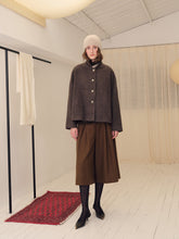 Cargar imagen en el visor de la galería, Chestnut Breezy Midi Pants
