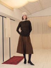 Cargar imagen en el visor de la galería, Chestnut Breezy Midi Pants
