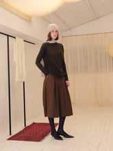 Cargar imagen en el visor de la galería, Chestnut Breezy Midi Pants
