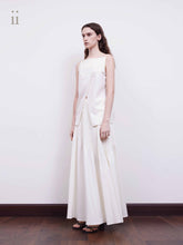 Cargar imagen en el visor de la galería, Ivory Pleated Maxi Skirt
