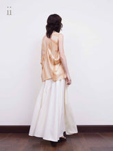 Cargar imagen en el visor de la galería, Ivory Pleated Maxi Skirt
