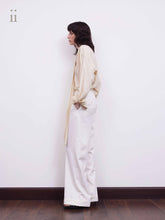 Cargar imagen en el visor de la galería, Ivory Classic Trousers
