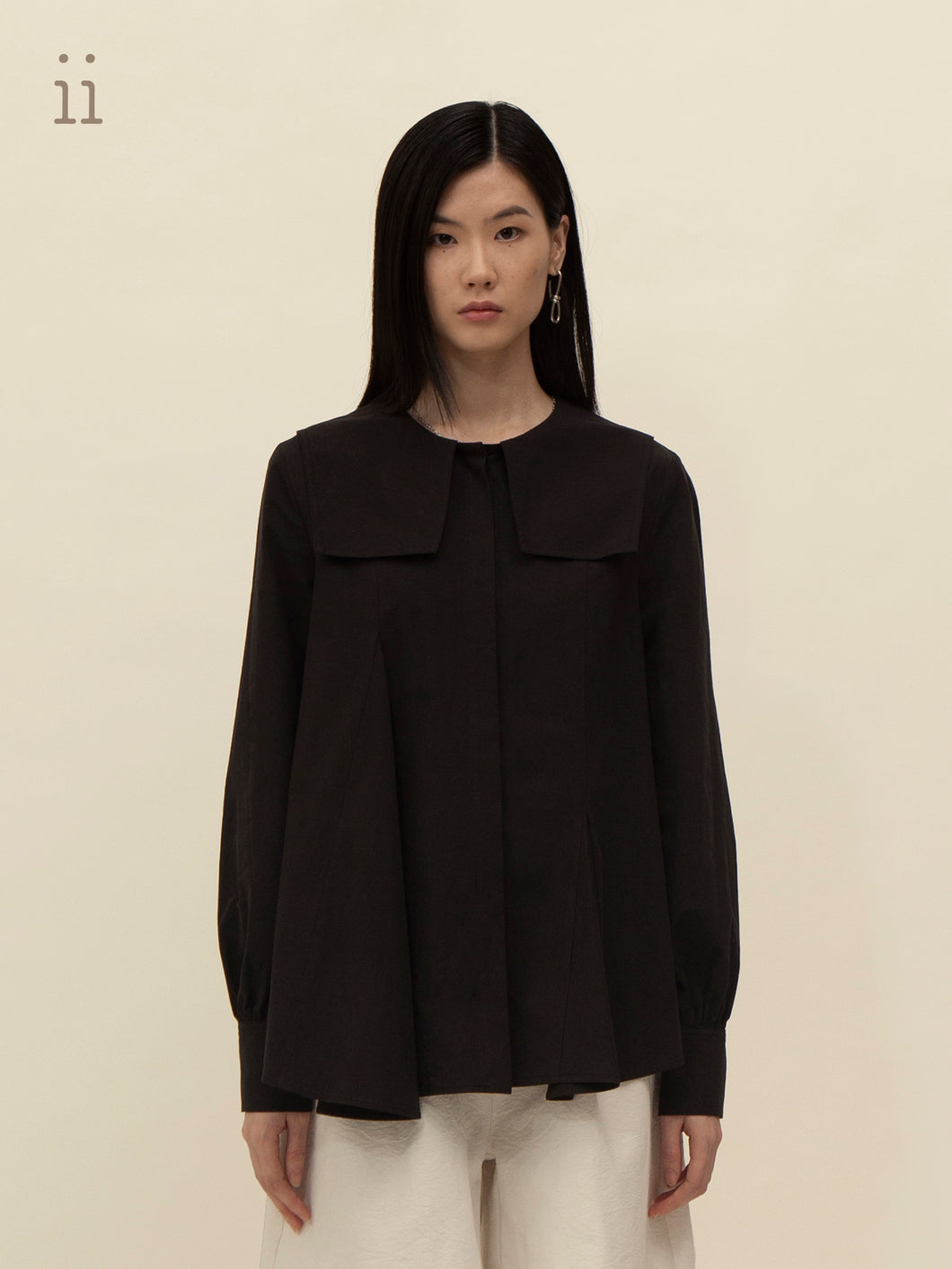 Black Square Collar Pleat Shirt