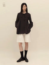 Load image into Gallery viewer, Black Square Collar Pleat Shirt
