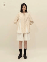 Load image into Gallery viewer, Rice Paper Square Collar Pleat Shirt
